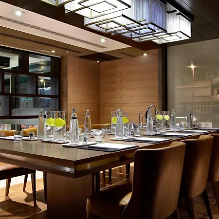 Renaissance Polat Bosphorus Otel 5*